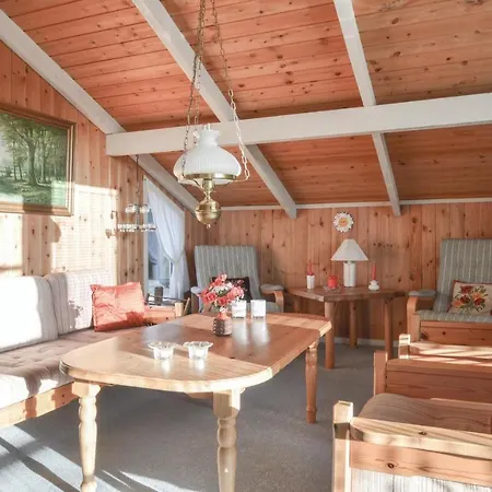 Three-bedroom Holiday In Hjørring