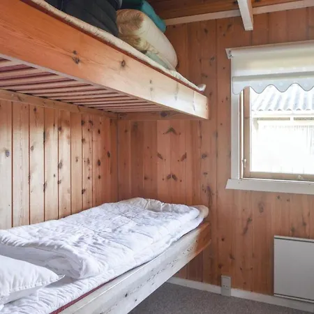 Three-bedroom Holiday In Feriehus *