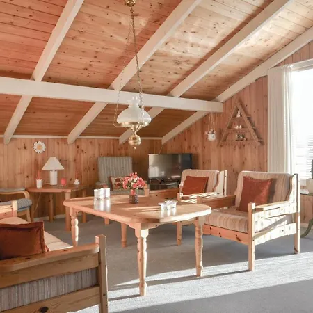 Feriehus Three-bedroom Holiday In *