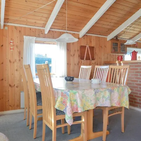 Three-bedroom Holiday In