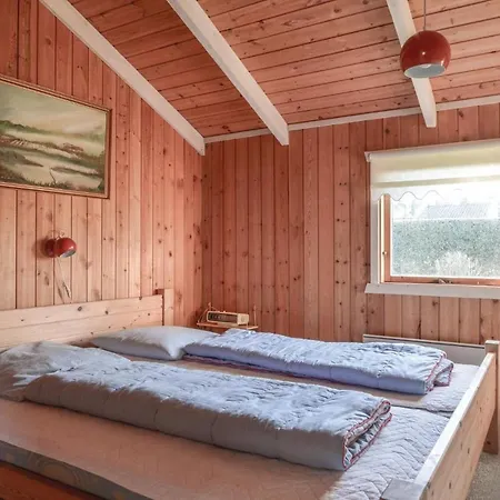 Three-bedroom Holiday In Feriehus *